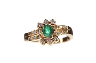Lot 509 - GREEN GEM SET AND DIAMOND RING