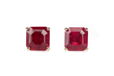 Lot 378 - A PAIR OF RUBY STUD EARRINGS
