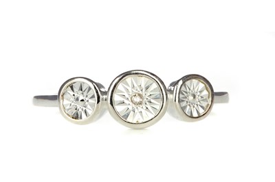 Lot 410 - A DIAMOND  RING