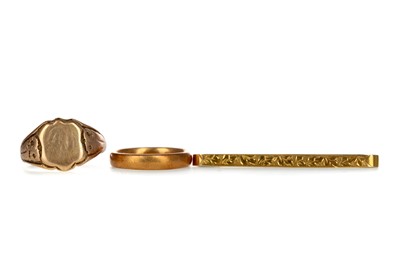 Lot 379 - TWO RINGS AND A BAR BROOCH