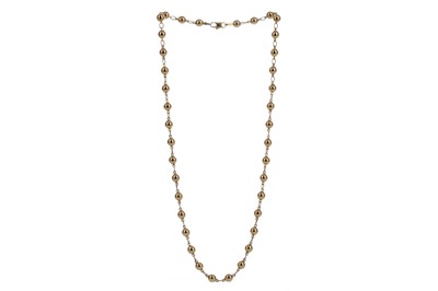 Lot 1343 - A GOLD BALL CHAIN