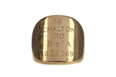 Lot 1437 - A GENTLEMAN'S GOLD RING
