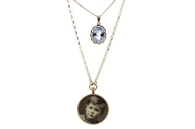 Lot 1463 - BLUE GEM SET PENDANT AND A PHOTO PENDANT