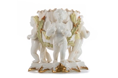 Lot 816 - A VICTORIAN PORCELAIN PLANTER