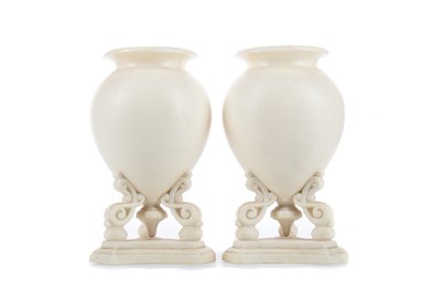 Lot 822 - A PAIR OF WORCESTER GRAINGER & CO. SPILL VASES