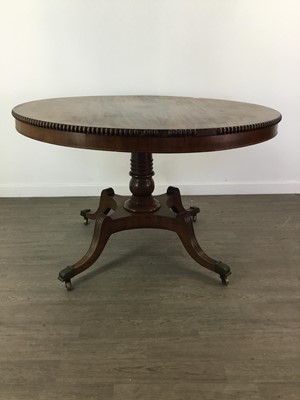 Lot 830 - A REGENCY MAHOGANY CIRCULAR BREAKFAST TABLE