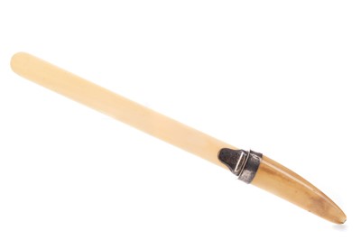 Lot 840 - AN EDWARDIAN SILVER MOUNTED IVORY PAGE TURNER