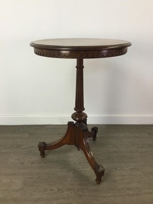 Lot 875 - A VICTORIAN WALNUT CIRCULAR TEA TABLE