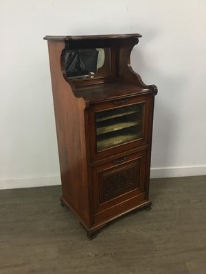Lot 32 - A LATE 19TH CENTURY MAHOGANY MUSIC CABINET