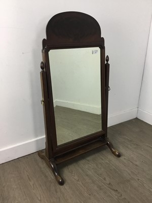 Lot 87 - A MAHOGANY UPRIGHT DRESSING GLASS