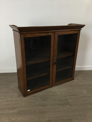 Lot 88 - AN OAK BOOKCASE TOP