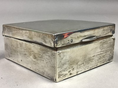 Lot 4 - A SILVER CASKET AND A SILVER TRINKET BOX