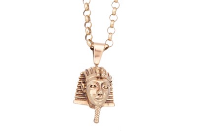 Lot 694 - GOLD TUTANKHAMUN PENDANT ON CHAIN