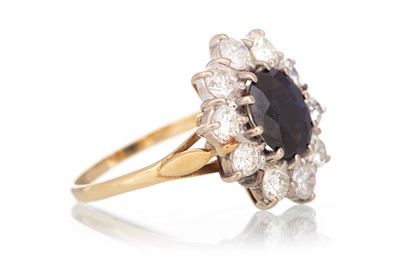Lot 696 - SAPPHIRE AND DIAMOND RING