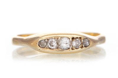 Lot 678 - DIAMOND FIVE STONE RING