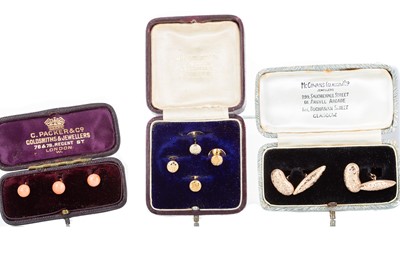 Lot 689 - PAIR OF GOLD CUFFLINKS