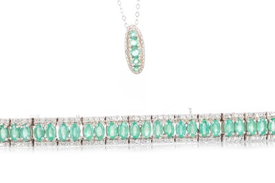 Lot 843 - EMERALD BRACELET ALONG WITH A SIMILAR PENDANT