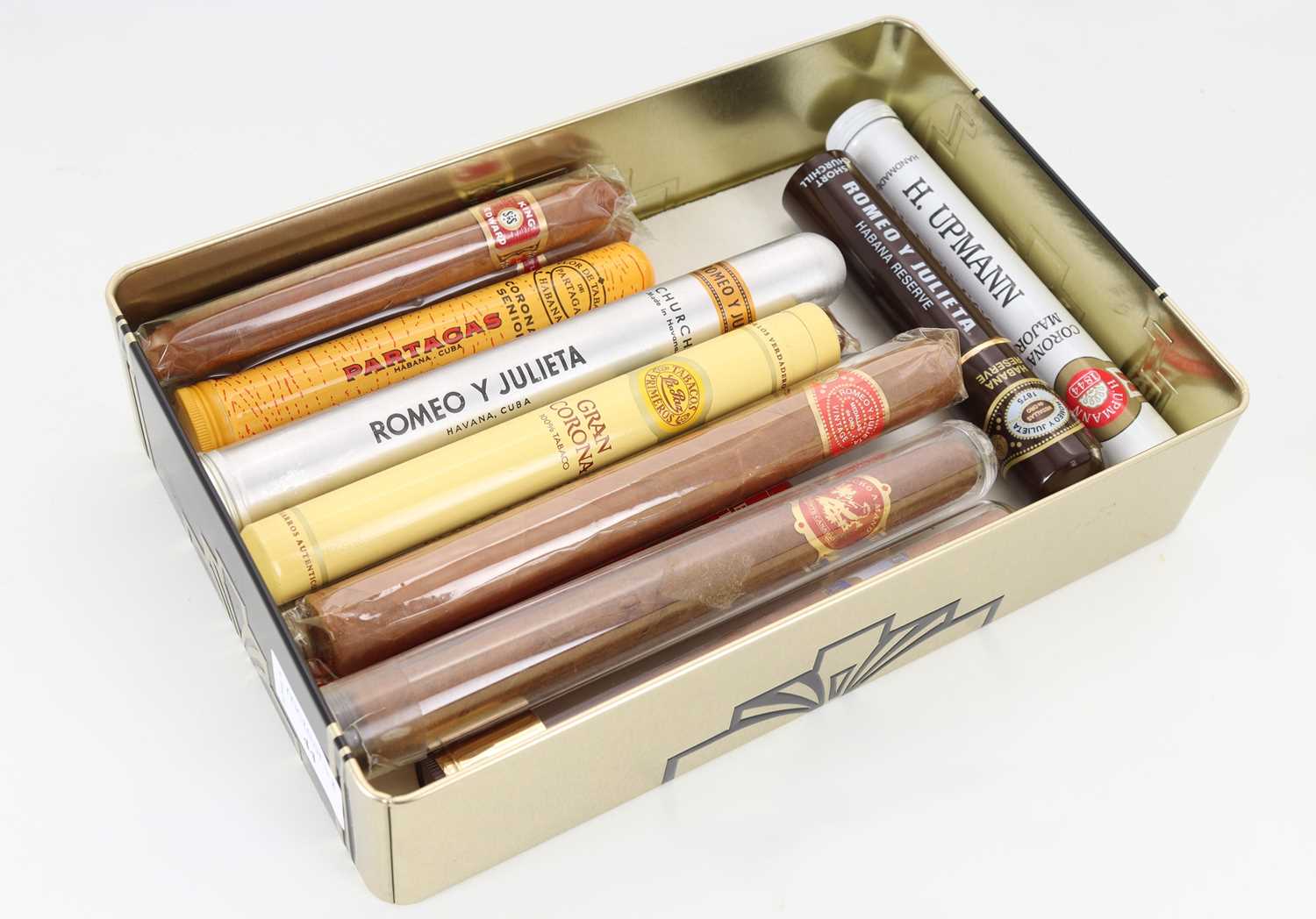 Lot 44 - TWELVE ASSORTED CIGARS