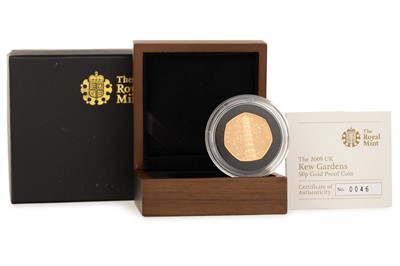 Lot 33 - ELIZABETH II ROYAL MINT GOLD PROOF KEW GARDENS 50 PENCE COIN